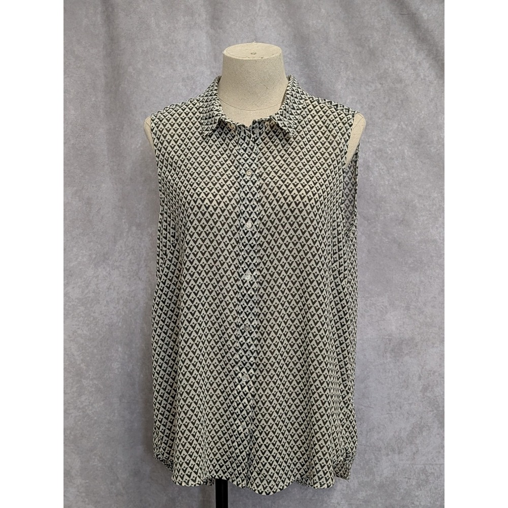 HM Women Sleeveless Button Down Blouse Black White Geometric Triangle 12-C234‎